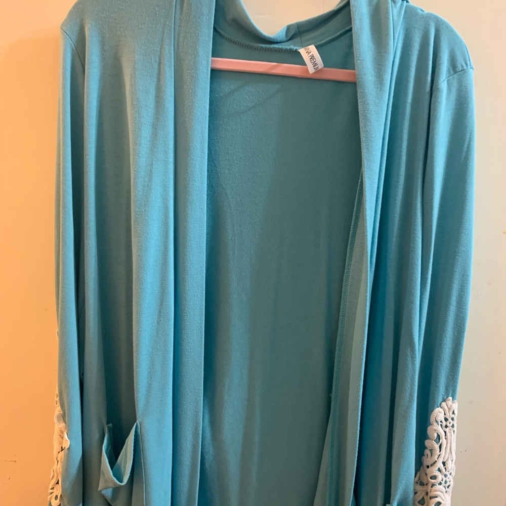 2x cardigan.